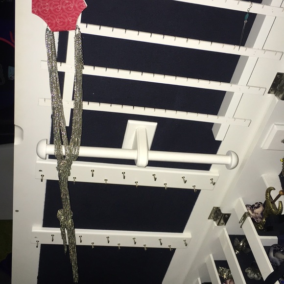 NWT CHARMING CHARLIE KNOT NECKLACE - Picture 2 of 4